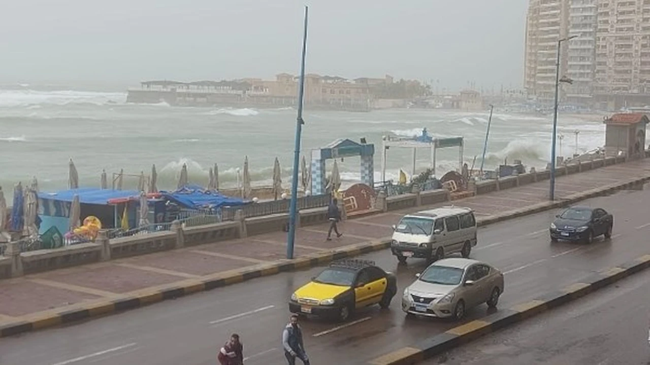 الأرصاد تحذر من تقلبات جوية وأمطار خفيفة تشهدها عدة مناطق غدًا